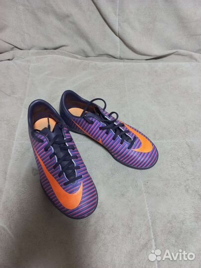 Бутсы сороконожки nike размер 38.5