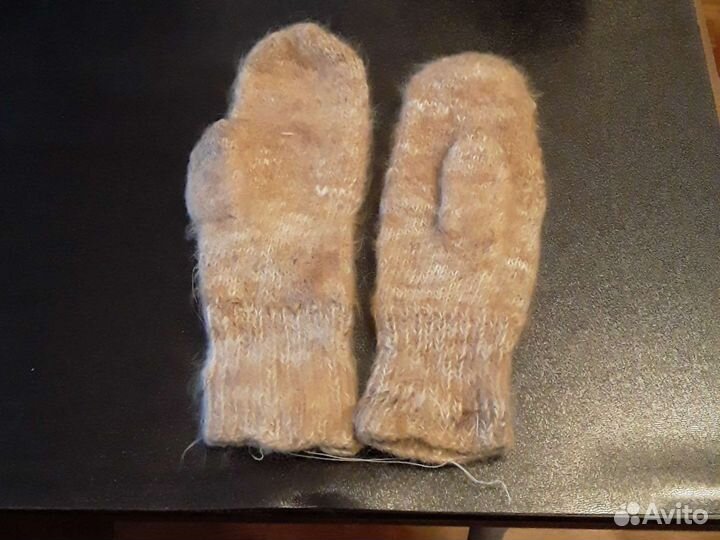 Варежки из собачьей шерсти ручной вязки