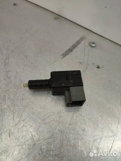 Датчик включения стопсигнала Hyundai Santa Fe Dm