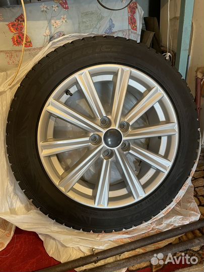 Dunlop SP Winter Ice 02 215/55 R17