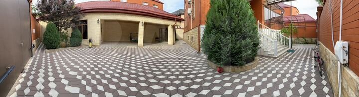 Коттедж 370 м² на участке 7 сот.