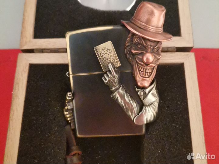 Зажигалка zippo Джокер с картой и пистолетом