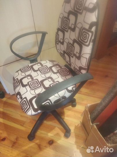 Продам компьютерные стулья/кресла