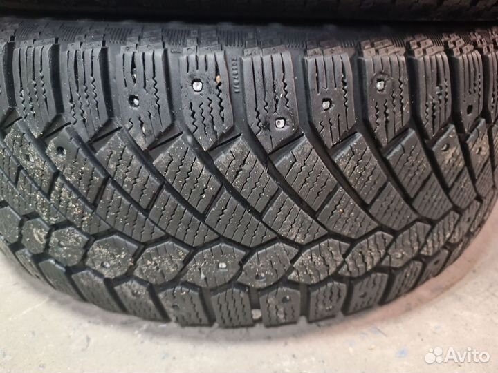 Continental ContiIceContact 215/55 R16