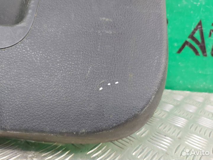 Обшивка двери багажника нижняя Volkswagen Touareg