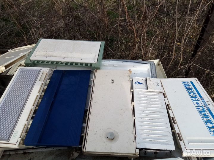 Дверь в морозилку,поддоны и т.д