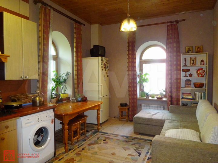 4-к. квартира, 94 м², 1/2 эт.