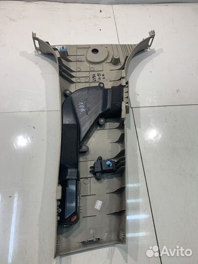 Обшивка центральной стойки (левая, нижняя)