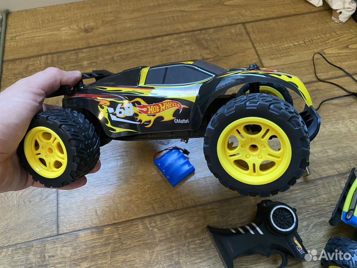 Машина на радиоуправлении HotWheels 2 шт