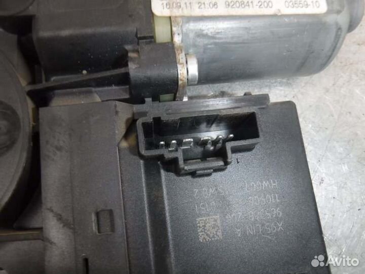 Мотор стеклоподъемника передний правый Renault