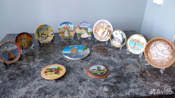 Коллекция сувенирных тарелок