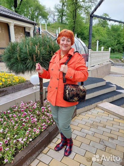 Гардеробщица, консьерж