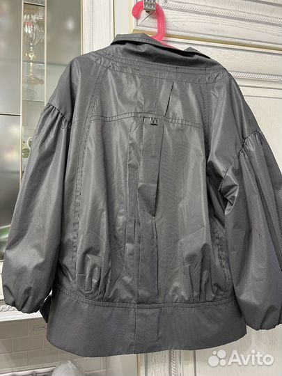 Ветровка женская