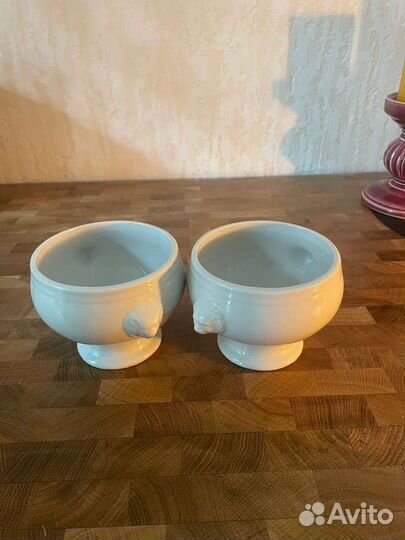 Винтажные белые бульоницы со львами