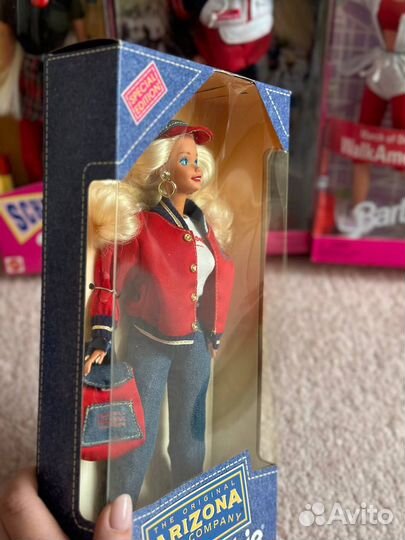 Barbie Arizona, School spirit, Walk Ameriса