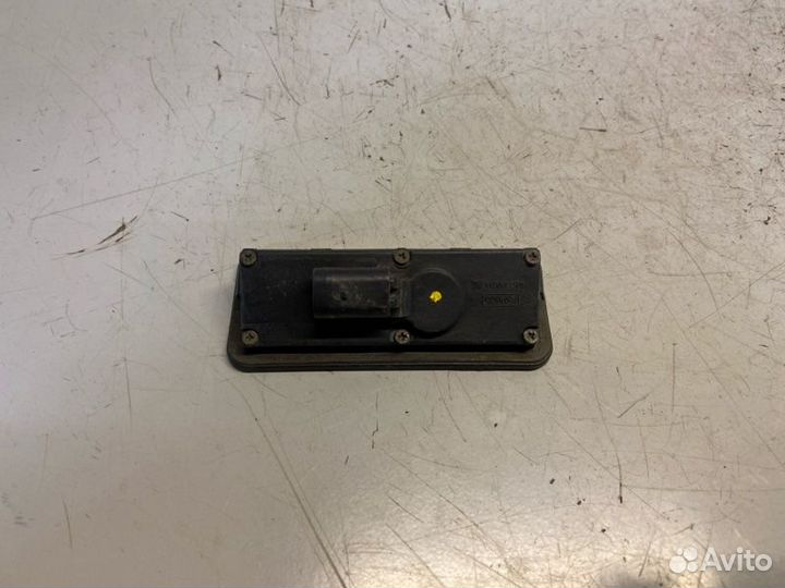 Кнопка открывания багажника Ford Focus 2 2004-2011