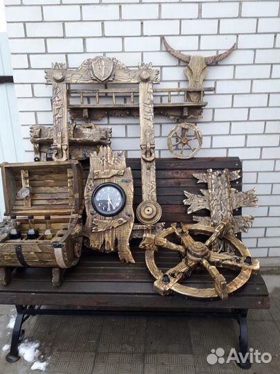 Зеркало в деревянной винтажной раме