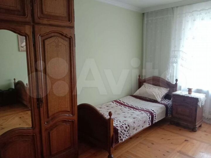 4-к. квартира, 148 м², 3/5 эт.