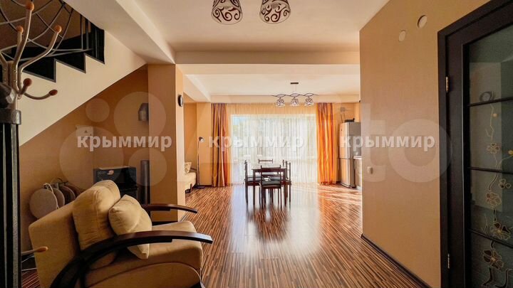 Дом 311 м² на участке 7 сот.