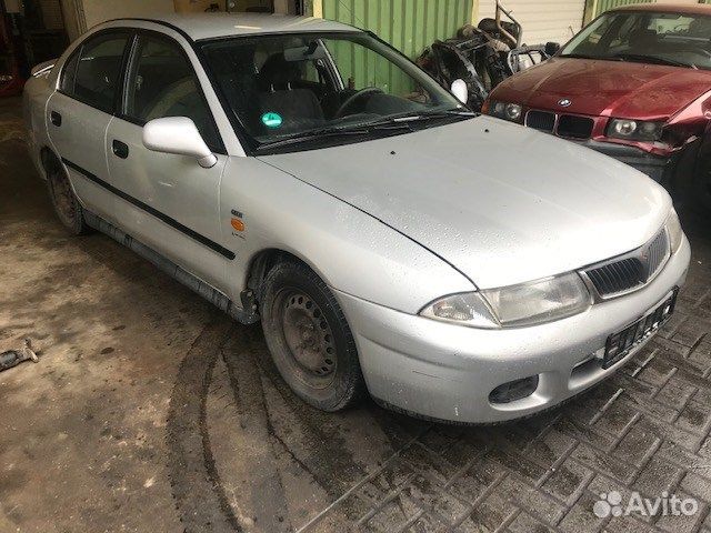 Разбор на запчасти Mitsubishi Carisma