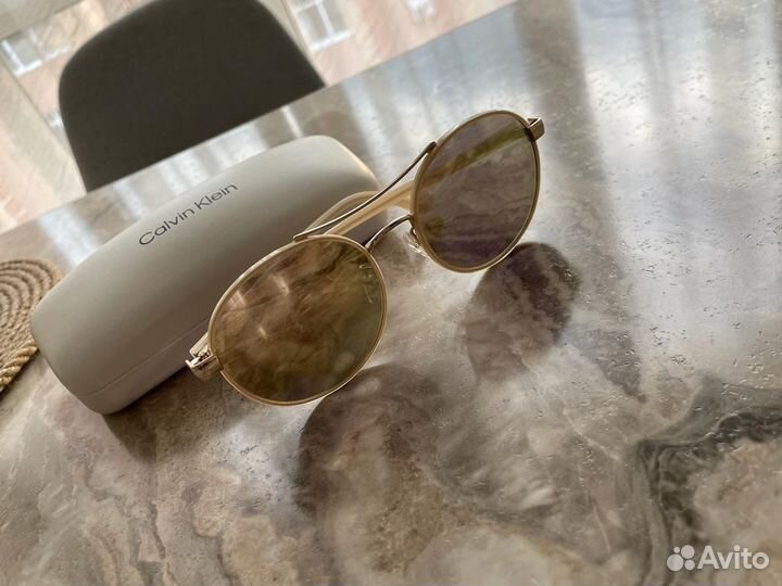Солнцезащитные очки Calvin Klein