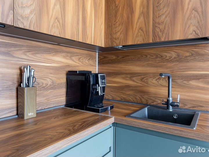 Кухня с антресолями под проект светлая