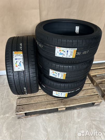 Pirelli P Zero PZ4 315/30 R23 и 275/35 R23 111Y