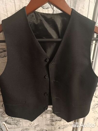 Костюм на мальчика рост 134 в школу