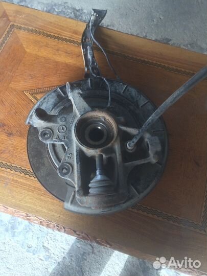 Поворотный кулак задний Mercedes w 164