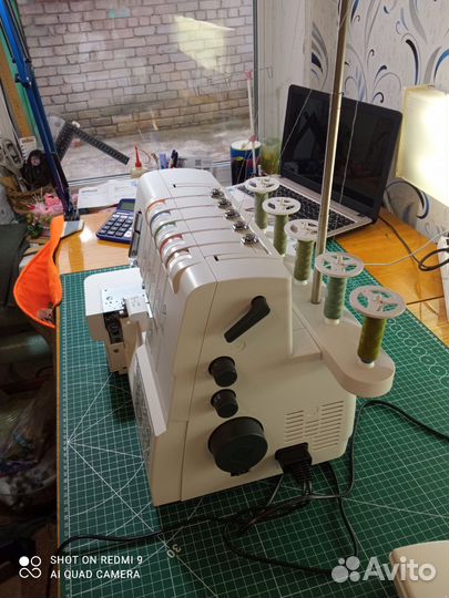 Коверлок merrylock 075