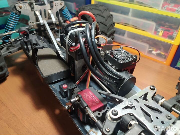 RC truggy 1:8 VRX-1 и HSP bazooka