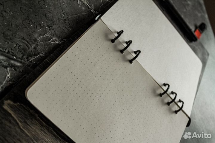 Блокнот из дерева и кожи