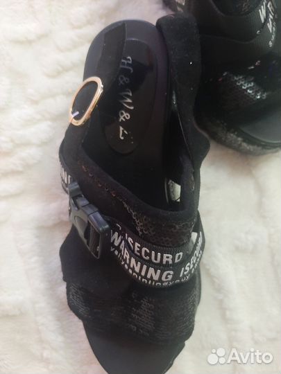 Босоножки женские