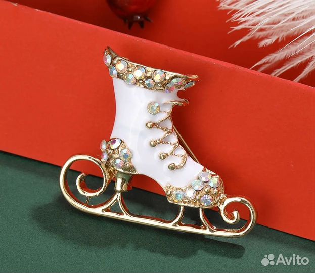 Брошь Фигурный конёк