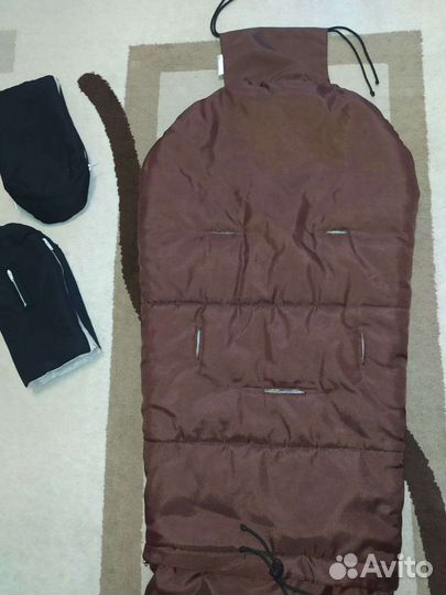 Зимний конверт на овчине, рукавички- муфта