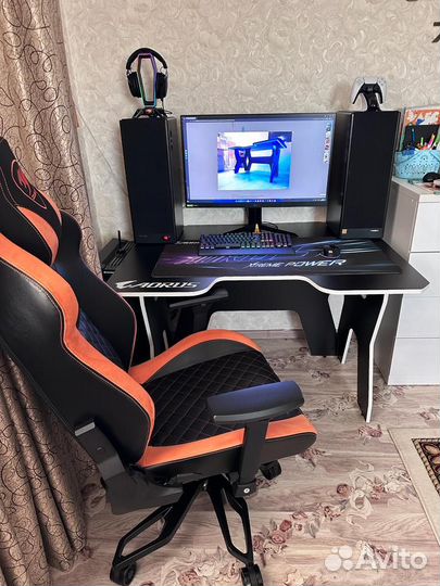 Игровой компьютерный стол - геймерский стол новые