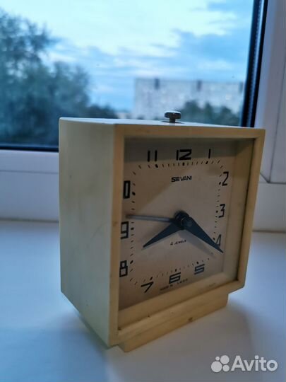 Часы настольные СССР Севани