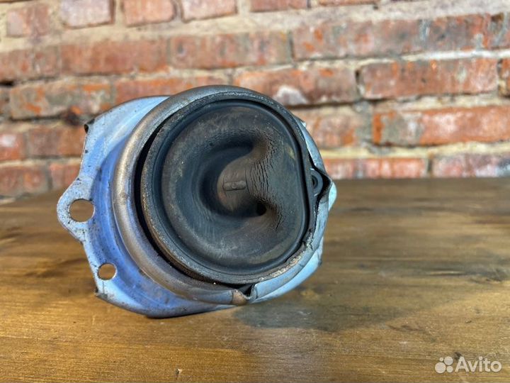 Подушка двигателя левая Bmw X5 E70 N52B30 AF 2008