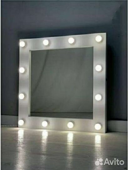 Гримерное зеркало с подсветкой