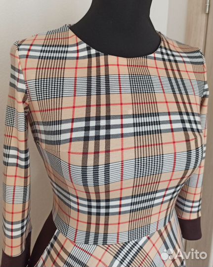 Длинное платье в пол с длинным рукавом