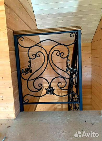 Перила деревянные для лестниц