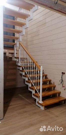 Лестница на второй этаж под ключ