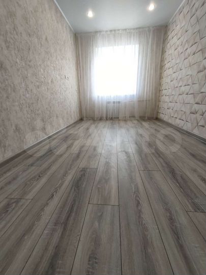 Комната 10,5 м² в 5-к., 2/5 эт.