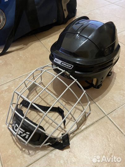 Хоккейный шлем