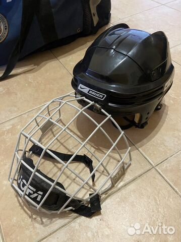 Хоккейный шлем