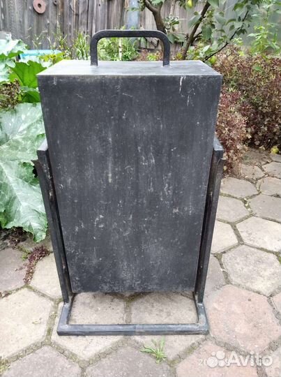 Мусорница металлическая