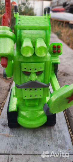 Танк Робосталин из мультика про танки