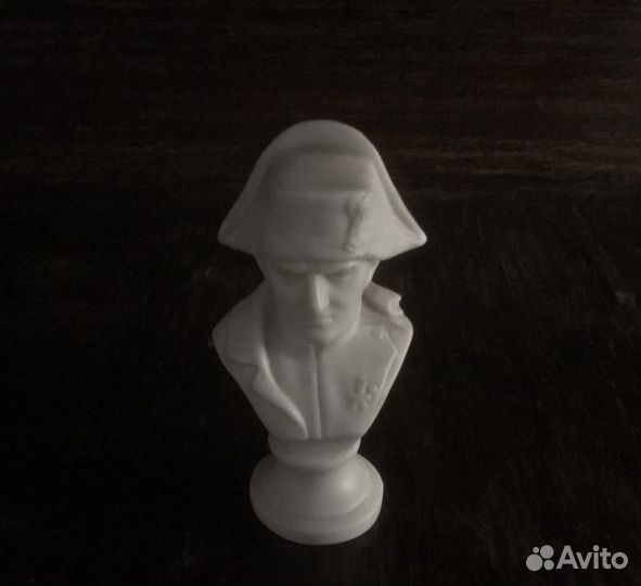 Миниатюрный фарфоровый бюст Наполеона