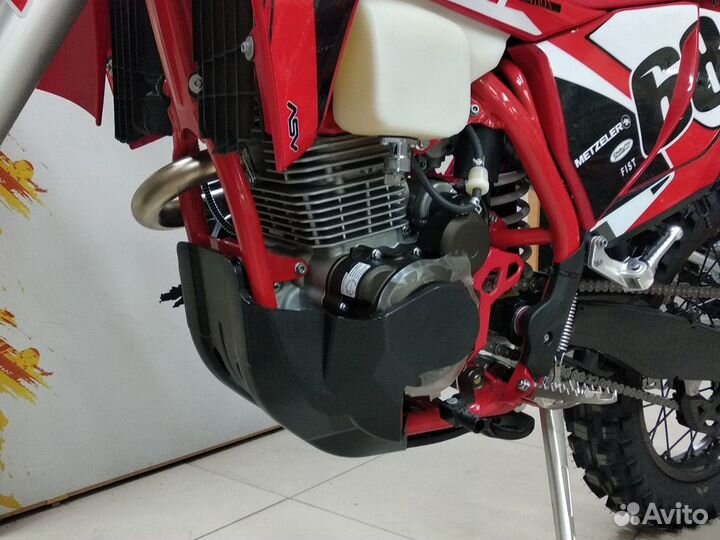 Мотоцикл Regulmoto Holeshot Red Edition (4 valves)