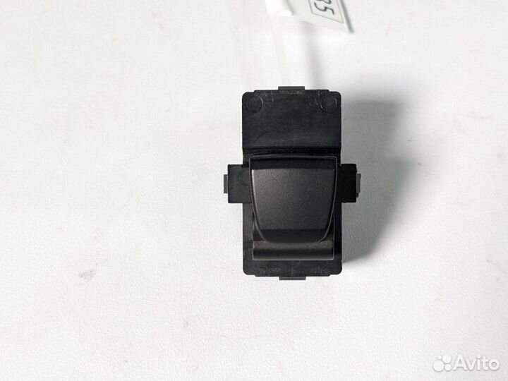 Кнопка стеклоподъемника задняя левая Hyundai Creta
